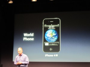 iPhone 4s will be a world phone