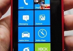 Hands on with Nokia’s Lumia 800 and 710 Windows Phones