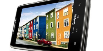 Motorola Droid Razr Maxx with incredibly good battery life on sale Jan. 26