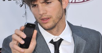 Ashton Kutcher invests in another Berlin startup, “Etsy for experiences” Gidsy