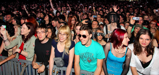 ss-concert-crowd