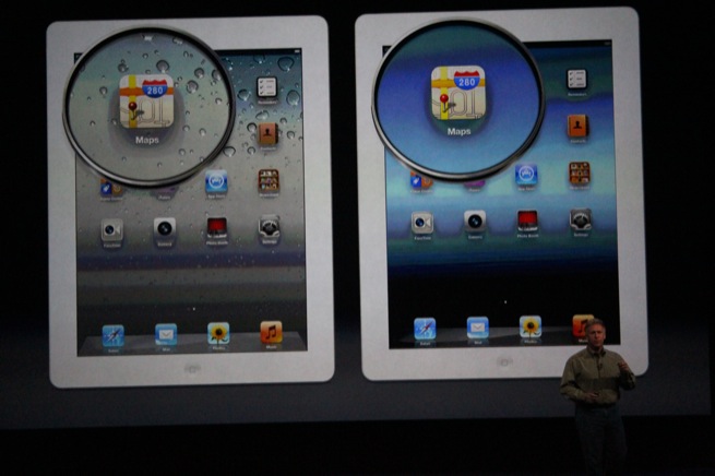Apple shows a comparison between the pixel density on the old iPad (left) and the new, Retina display-equipped one (right).