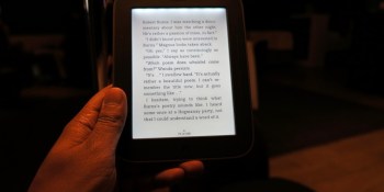 Barnes & Noble drops Nook with Glowlight to $99 as it preps for a followup