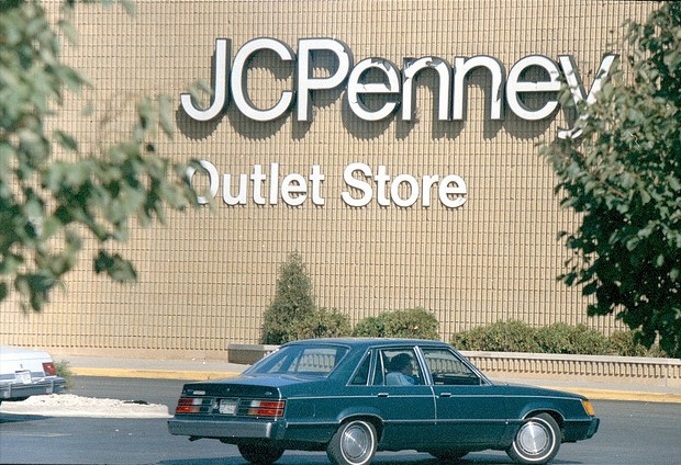 big brands do badly at Facebook commerce