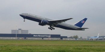 FAA seeks to ease rules on in-flight electronics