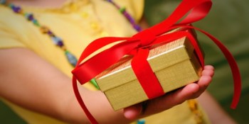 Facebook launches Gifts: real products you can send to your friends, no addy needed