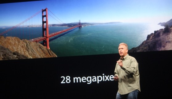 Panorama photo of the Golden Gate Bridge taken by the iPhone 5, with Phil Schiller