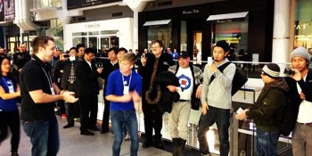 iPad mini sees mini launch lines