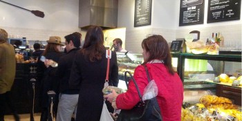 Mobile ordering cuts through the lines at Starbucks’ La Boulange