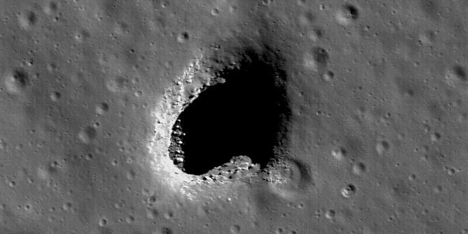 463909main2_LRO_skylight_670