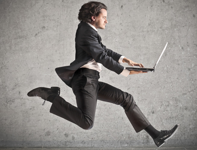 ss-businessman-laptop-running