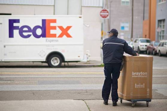 fed-ex-truck