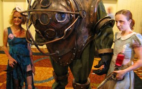 Harrison Krix and Emily Keith as Big Daddy and Little Sister (BioShock)