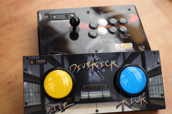 Divekick controller