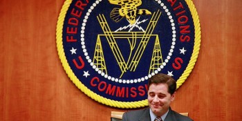 Net neutrality protestors crash FCC website, drive it back to the age of handwritten letters