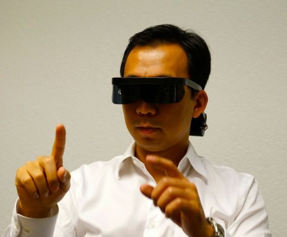 Allen Yang, Atheer, wearing a 3D headset