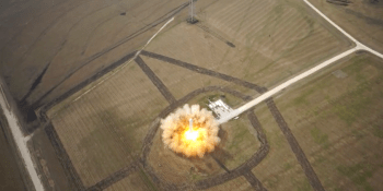 SpaceX’s reusable Grasshopper rocket launches 1,000 feet, then lands vertically