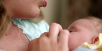 This sock tells you your baby’s heart rate, sleep position, oxygen levels, and temperature