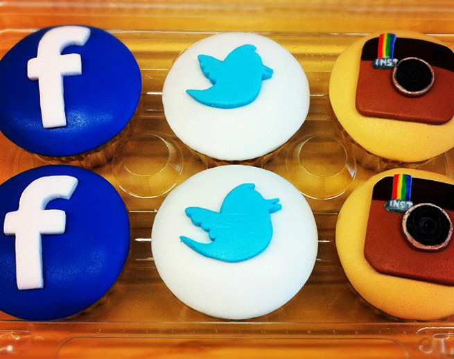 Facebook, Twitter, and Instagram cupcakes