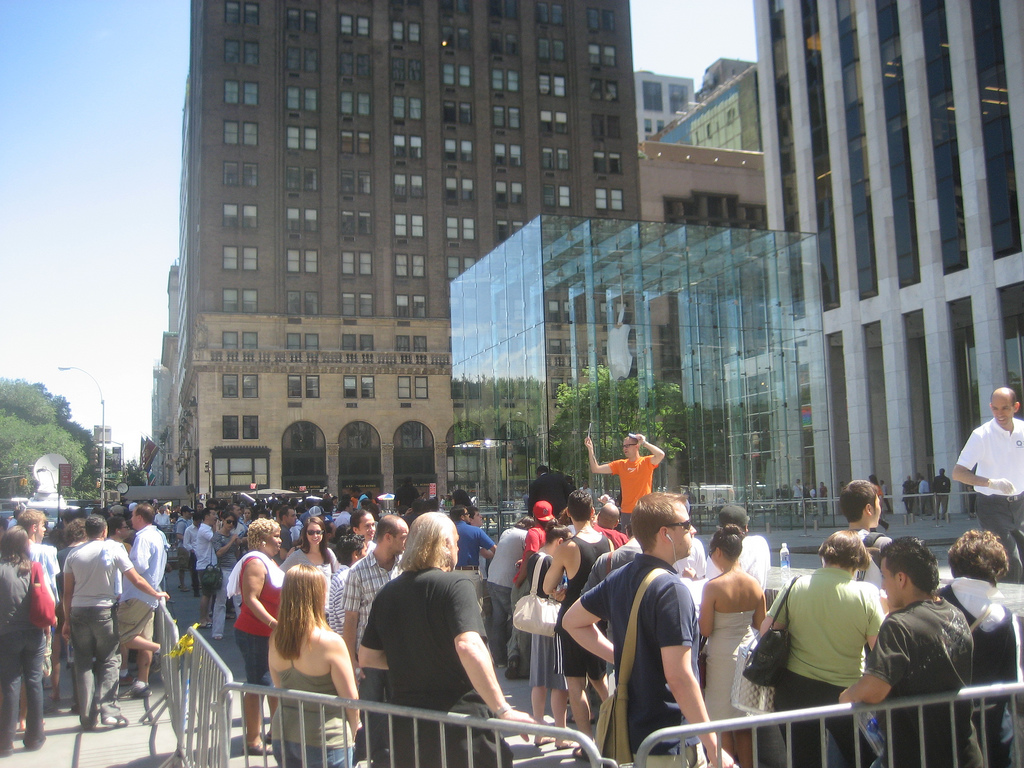 Apple 5th Avenue line