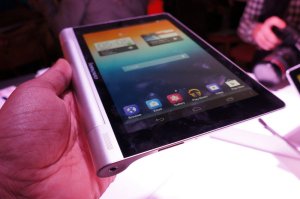 Lenovo's 8-inch Yoga tablet