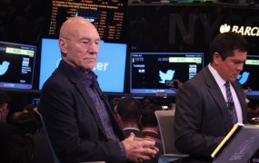 Patrick Stewart assumes his captain's pose