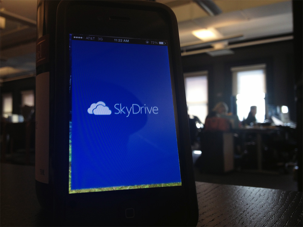 The SkyDrive app boots up on iOS