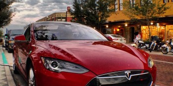 Apple considered acquiring electric car maker Tesla (rumor)