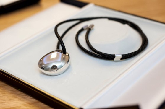 CSR Bluetooth necklace