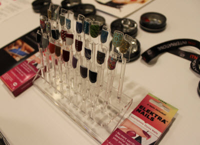Elektra Nails has glue-on nails for touchscreens.