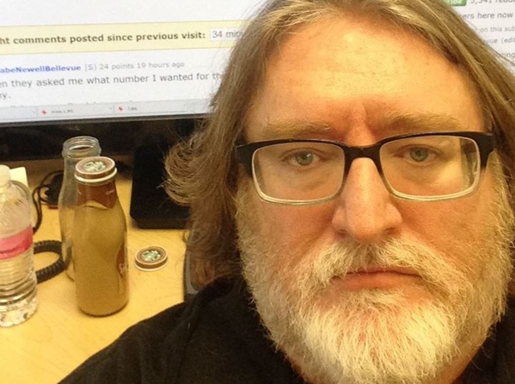 Gabe Newell  takes a selfie to prove it's really Gabe Newell posting on Reddit.