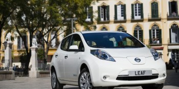 Electric car buyers slam car dealers — yet another win for Tesla