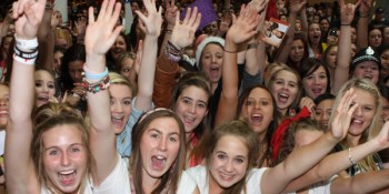 Here are the apps teens actually love, in 5 charts