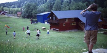 Study: Kids who ditch smartphones for outdoor fun are 'substantially' better at reading emotions