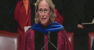 Kathryn Gould speaking at the 2014 University of Chicago commencement.