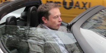 Like Steve Jobs, Tesla CEO Elon Musk is not too busy to send personal replies to customers