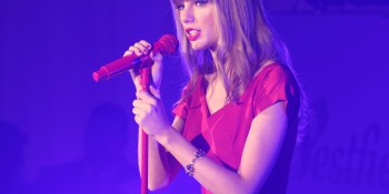 Apple caves to Taylor Swift, will pay artists during three-month Apple Music trial