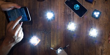 The Backed Pack: Smartphone flash cubes, a smart pan & an iPhone photo storage device
