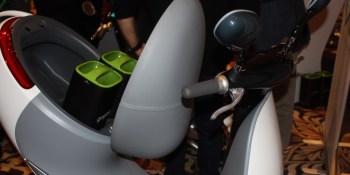 Gogoro’s smart electric scooter has swappable batteries (video)