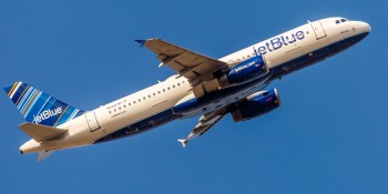 Amazon and JetBlue team up to bring ‘free’ Instant Video streaming to in-flight entertainment