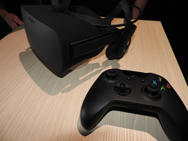 Oculus Rift and Xbox One controller