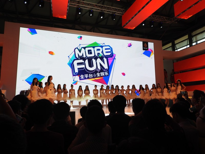 Show girls on stage at ChinaJoy.