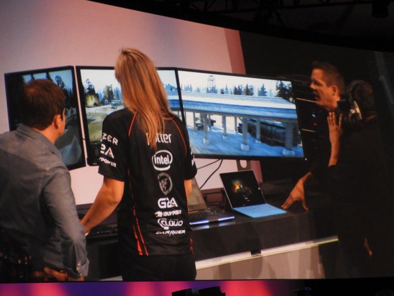 This Skylake gamer PC can drive three 4K monitors playing World of Tanks.