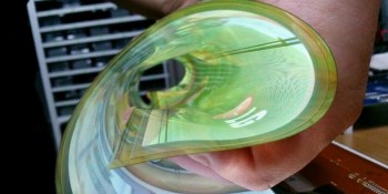 LG will reportedly unveil a 55-inch ‘rollable TV’ prototype in 2016