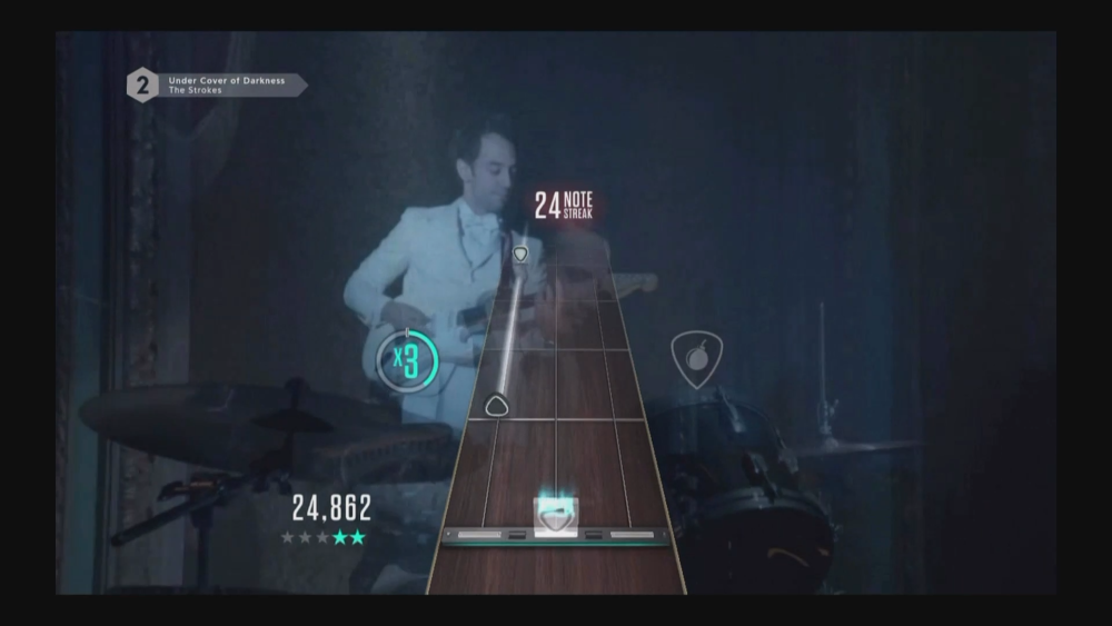 Occasionally, connection issues will cause the game to adopt a strange resolution and fretboard (see previous shot for reference)