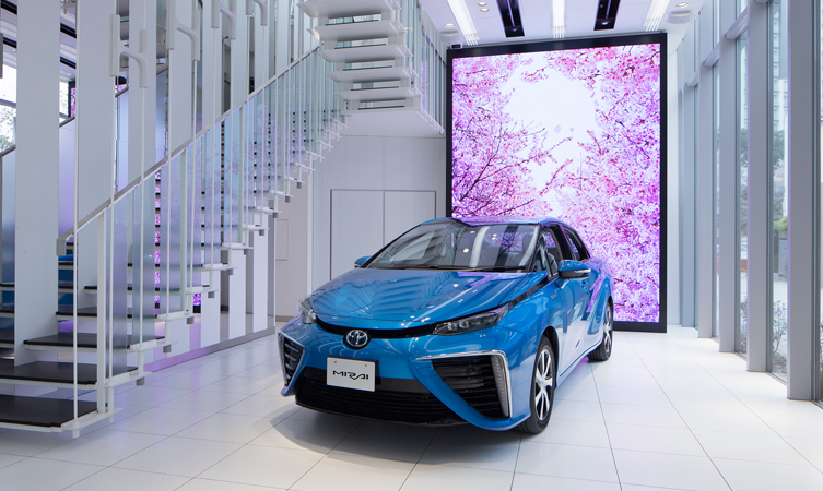 1toyota-mirai-showroom-and-hydrogen-fueling-station-tokyo-japan-may-2015_100511585_l-1