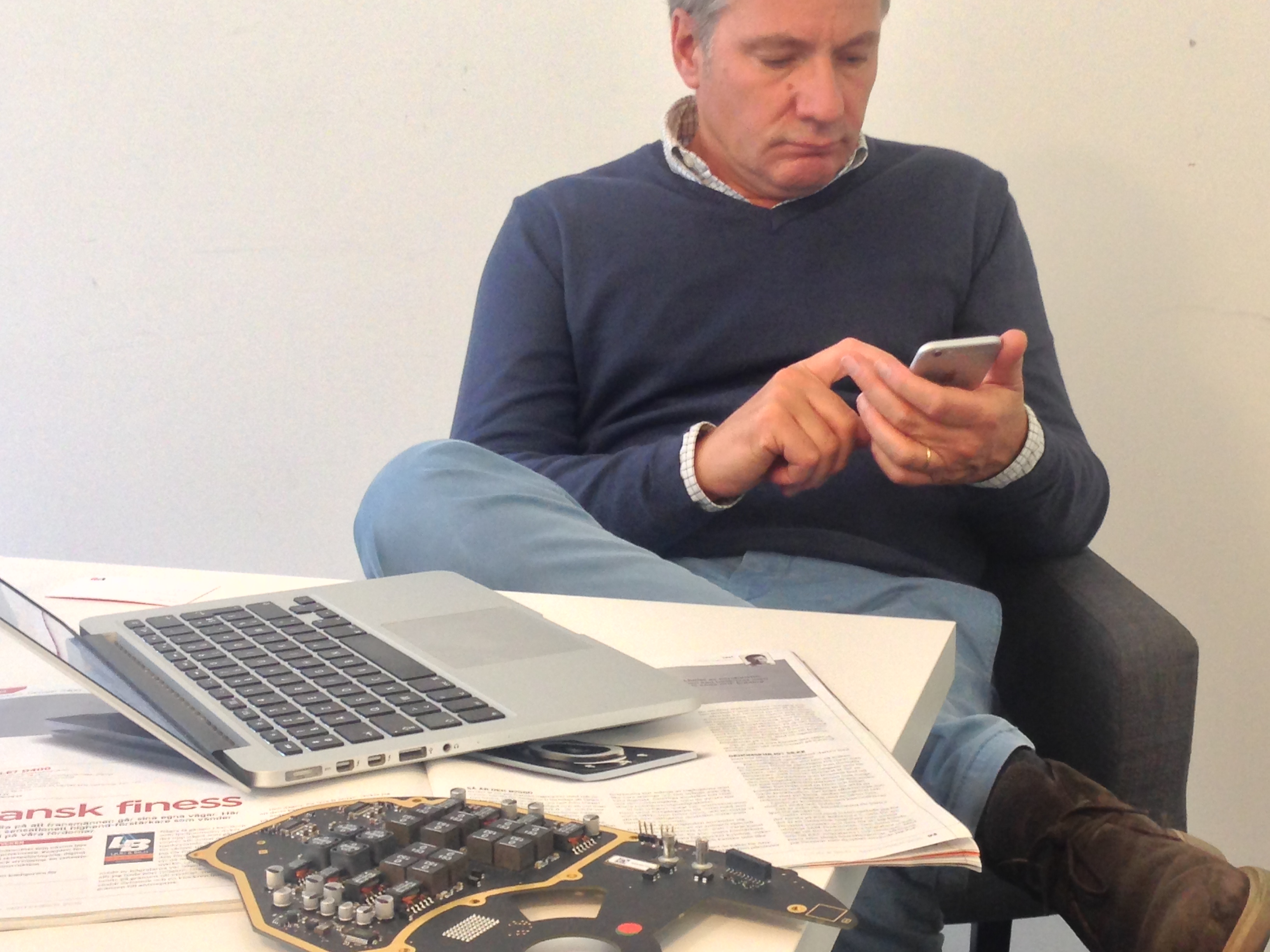 Devialet CEO Quentin Sannié demos the Phantom speakers at the company's headquarters in Paris. 