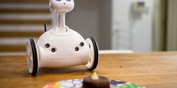 Robit launches crowdfunding campaign for home helper robot that runs apps