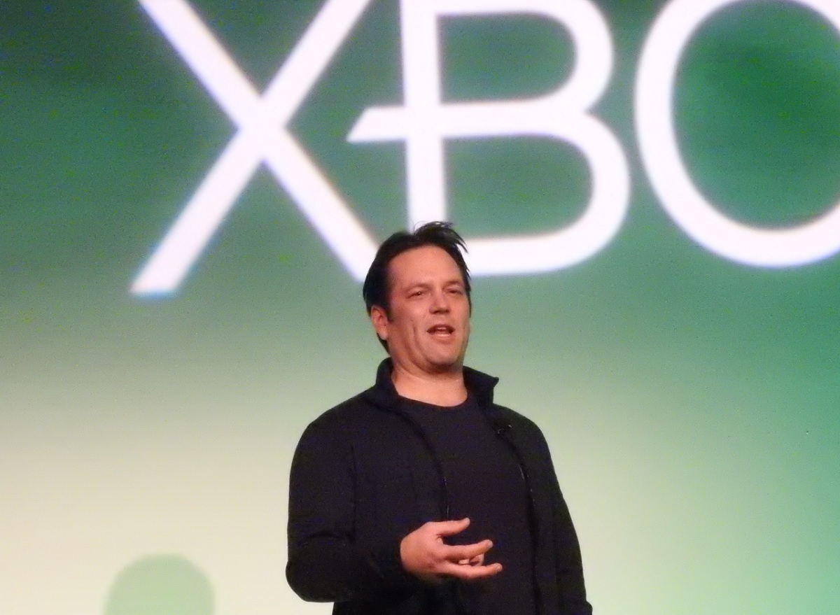 Phil Spencer, head of Xbox, praised UWP at a recent event.
