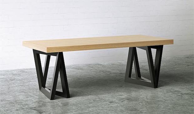 Kamarq dining table